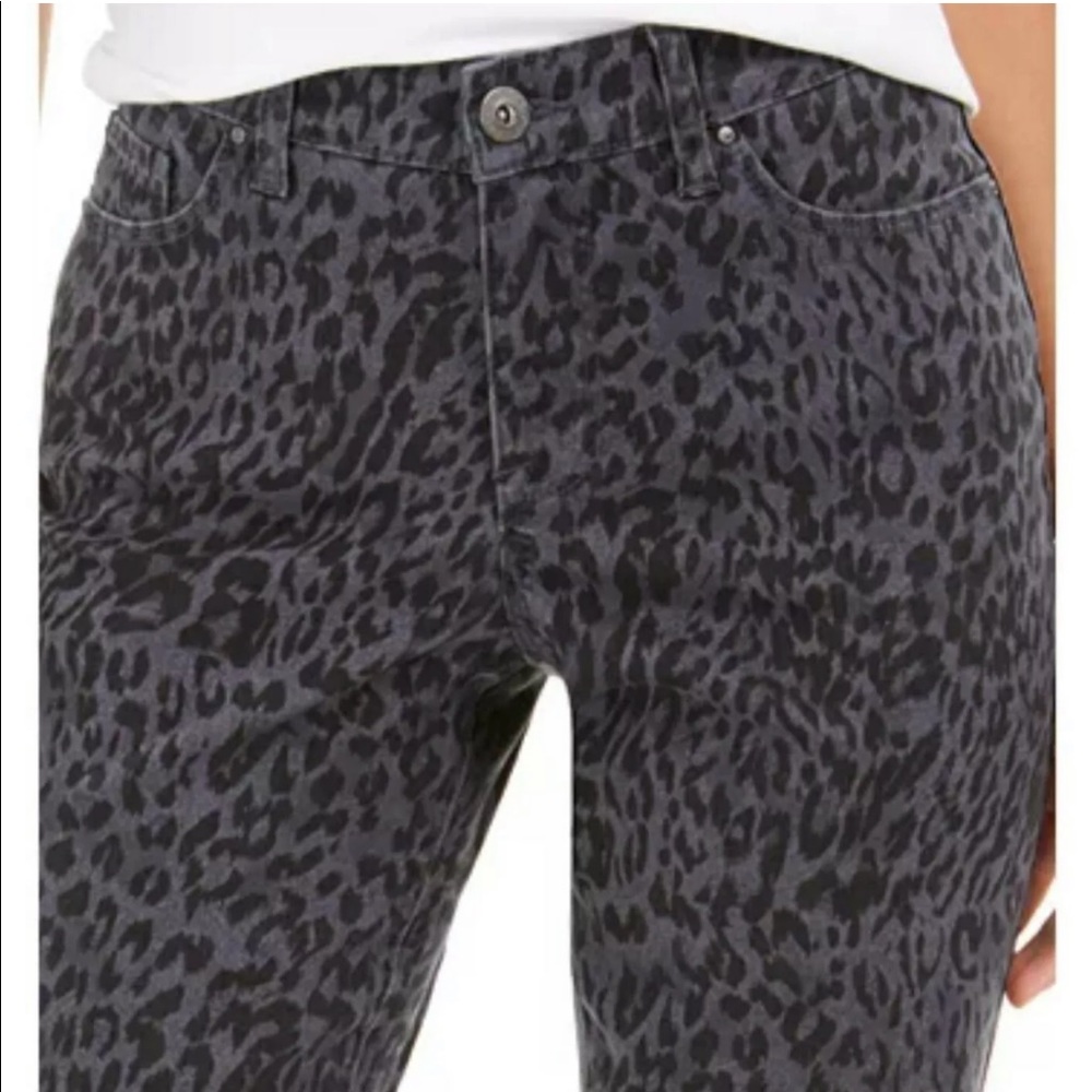 Style & Co Curvy Skinny Jeans - Picture 4 of 5